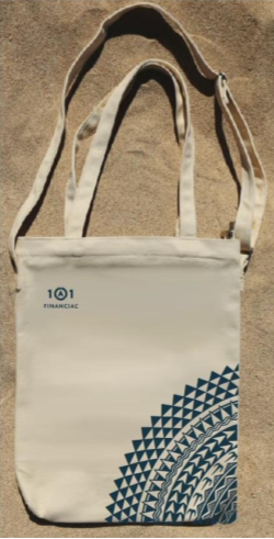 101 Values Tote bags